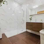 102 Seafront 3bed With Pool By Homely Apartment