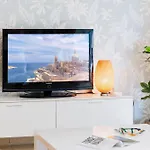 102 Seafront 3bed With Pool By Homely Apartment