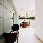 Apartment 102 Seafront 3bed With Pool By Homely *