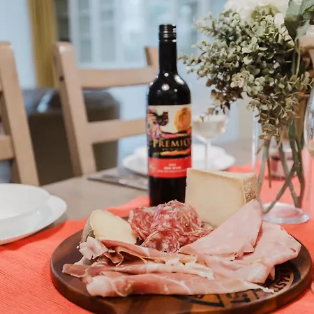 公寓 102 Seafront 3bed With Pool By Homely