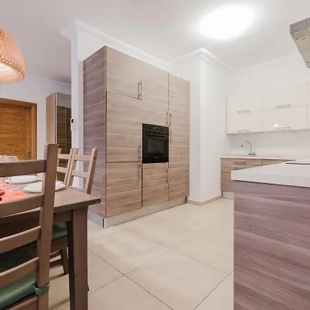 Appartement 102 Seafront 3bed With Pool By Homely *