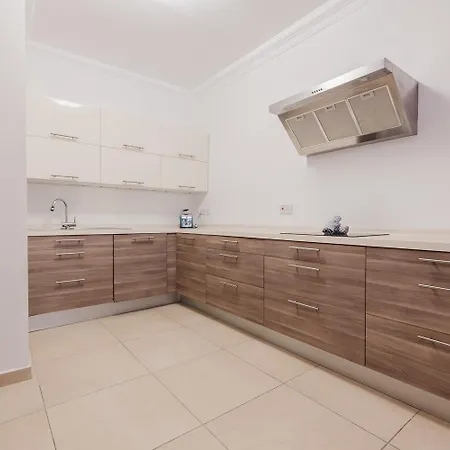Appartement 102 Seafront 3bed With Pool By Homely
