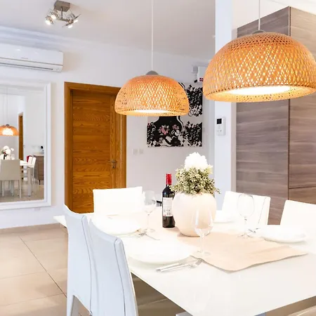 102 Seafront 3bed With Pool By Homely * Sliema