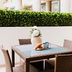 102 Seafront 3bed With Pool By Homely Lägenhet Sliema