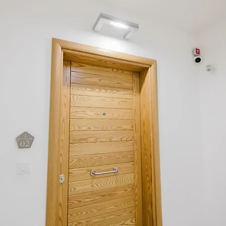 102 Seafront 3bed With Pool By Homely شقة