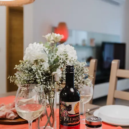 شقة 102 Seafront 3bed With Pool By Homely