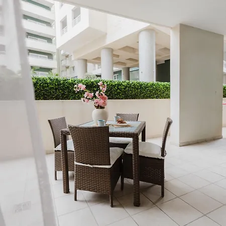 102 Seafront 3bed With Pool By Homely شقة