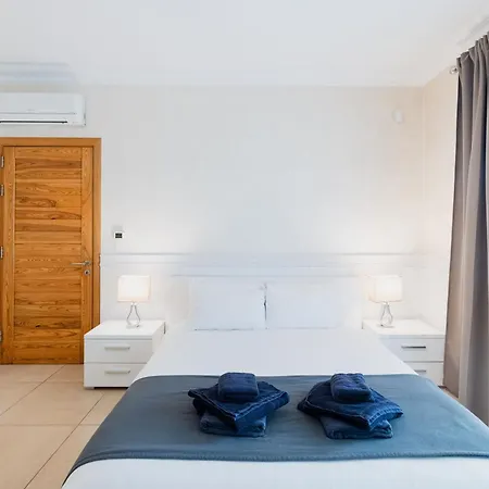 102 Seafront 3bed With Pool By Homely Apartment