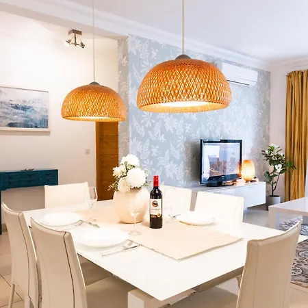 102 Seafront 3bed With Pool By Homely Apartment Sliema