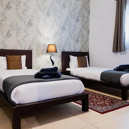 Apartment 102 Seafront 3bed With Pool By Homely *