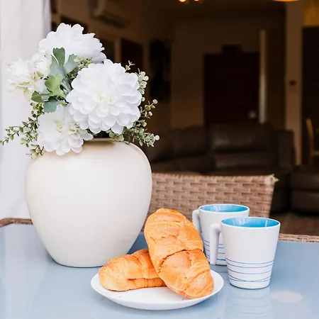 Apartment 102 Seafront 3bed With Pool By Homely Sliema