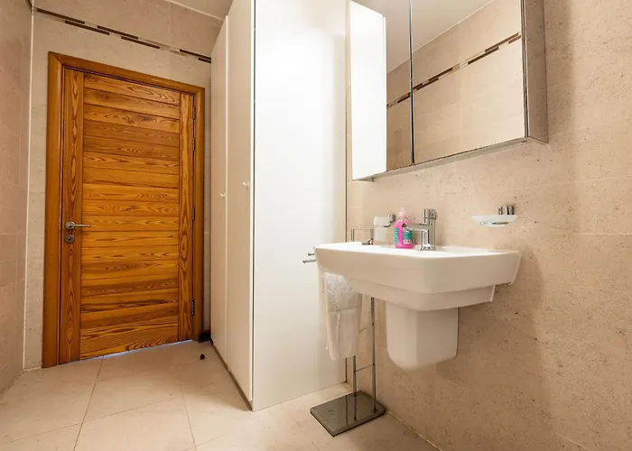 Apartman 102 Seafront 3bed With Pool By Homely *