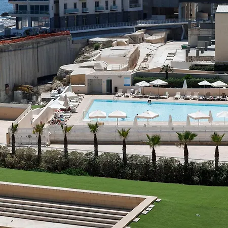 102 Seafront 3bed With Pool By Homely Σλιέμα