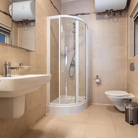 102 Seafront 3bed With Pool By Homely * Σλιέμα